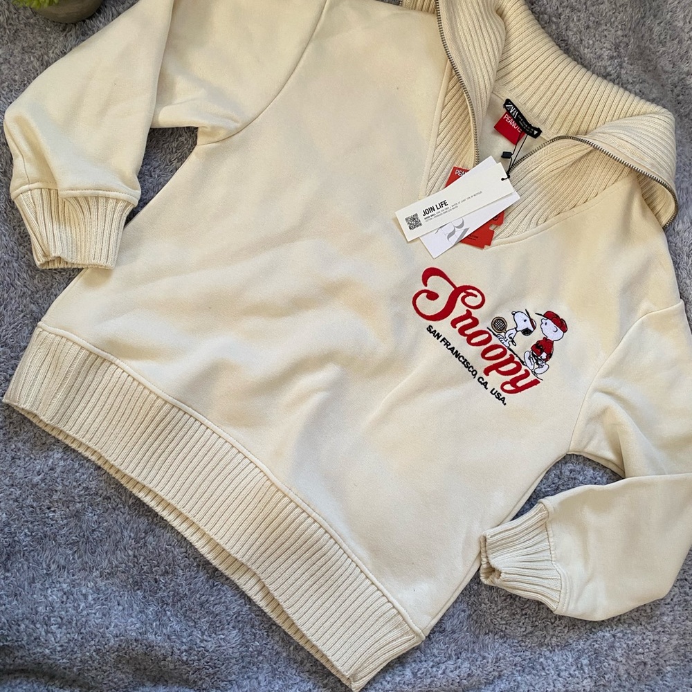 NEW Snoopy sweater with zipper ZARA size Small color beige